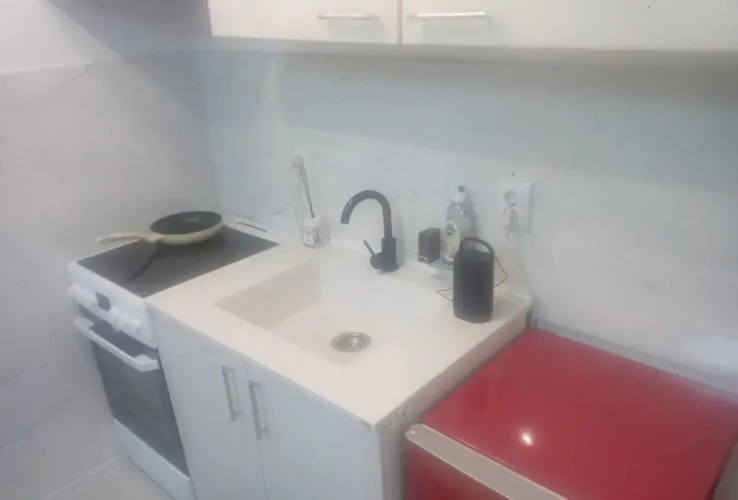 1 Small Studio, central, self check in