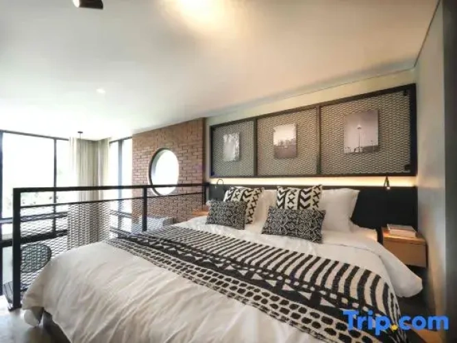 3 Bedrooms Apartment