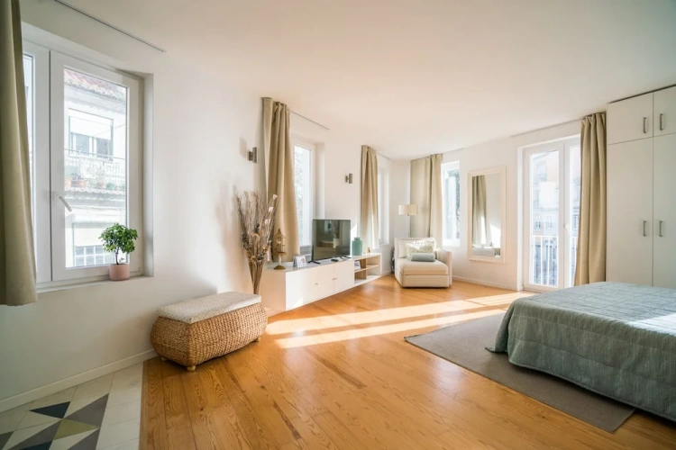 Apartment with balcony