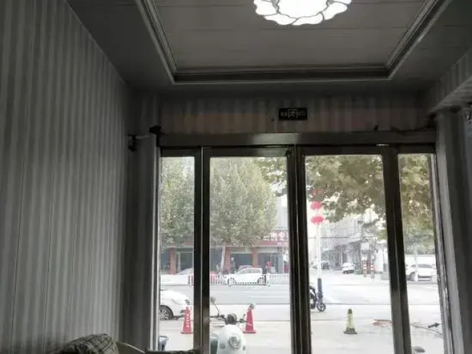 Mengzhou Longsheng Hotel