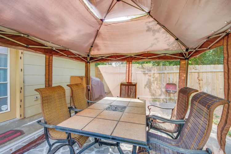 Jackson Home w/ Patio, 2 Grills & Ping-pong Table!