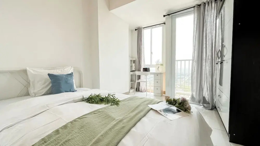 Modern Basic Studio At Tokyo Riverside Pik 2 Apartment