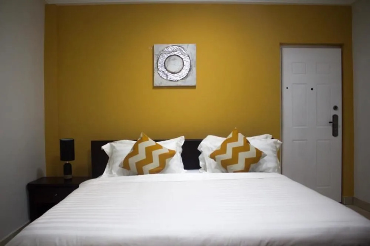 Earl Heights Suites Hotel