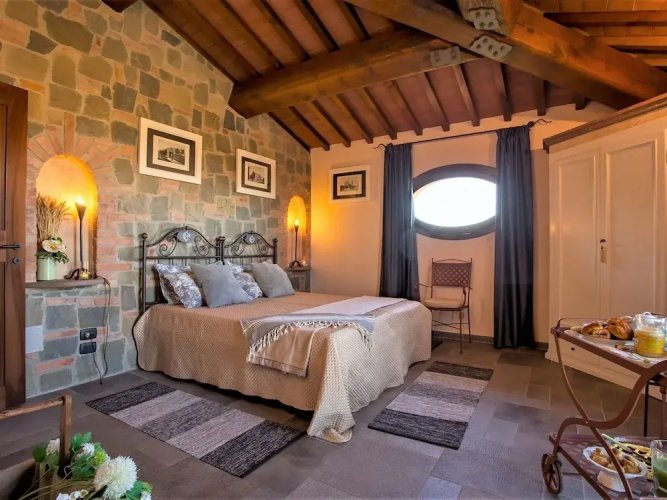 Lavish Peccioli Villa