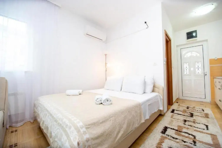 Studio Flat with Shared Pool in Prčanj Montenegro