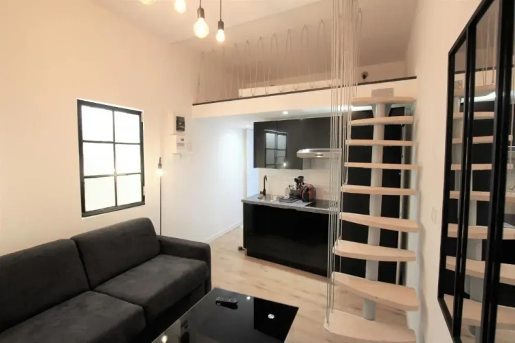 Superior Twin Studio