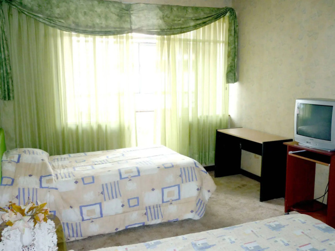 Gina's Hotel