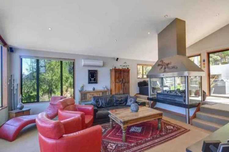 Aries Lake View VillaOver view