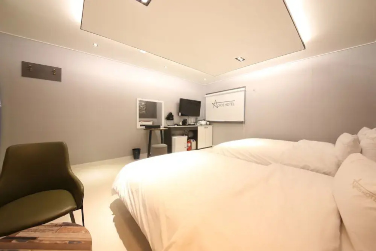 Tongyeong Adios Hotel