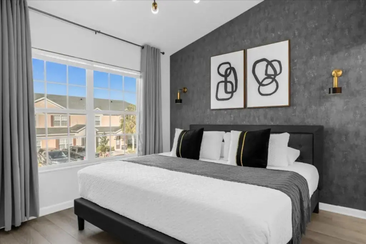 3 Bedrooms - 3 Bathrooms - Windsor Hills 7662 Sr