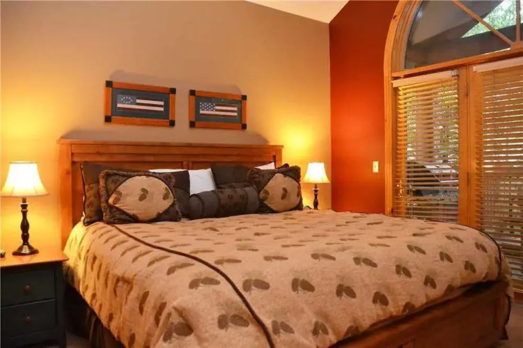 Elk Ridge Townhomes Unit 422 by RedAwning
