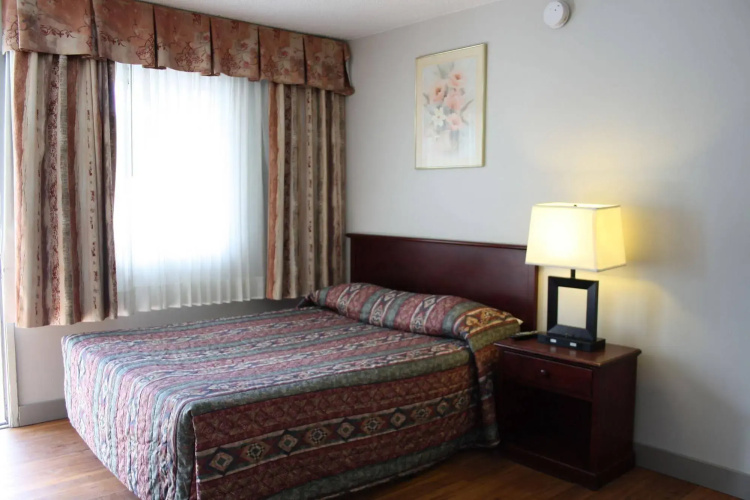 Columbia Motor Inn