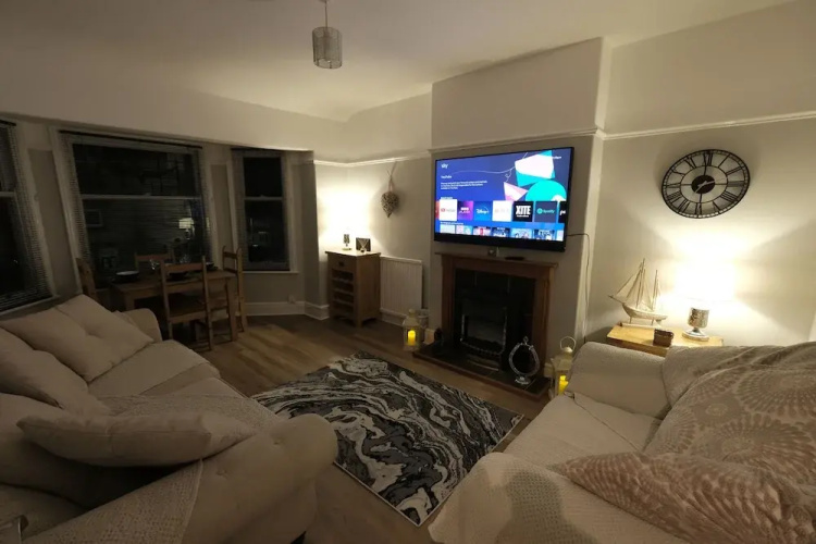 2br-beachviews-petfriendly-freeparking