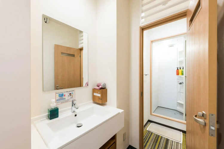 Drop Inn Osaka