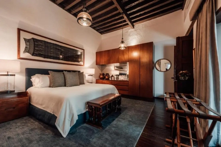 Suite with balcony