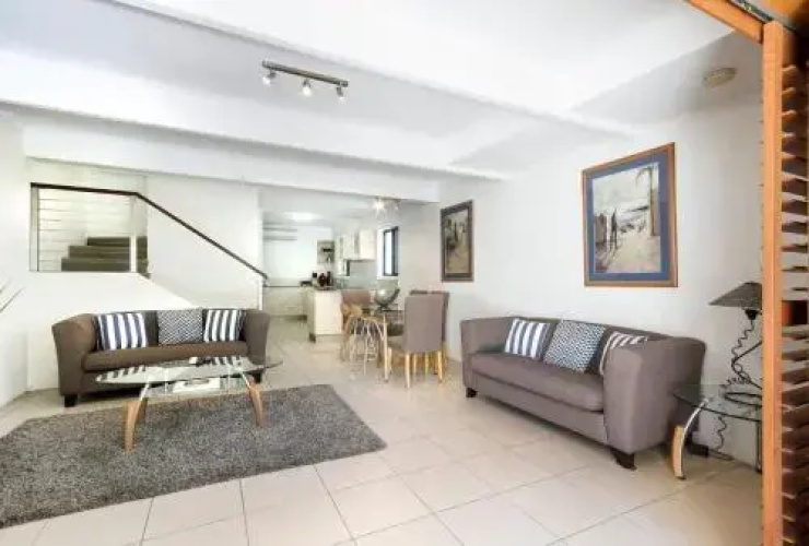 2/61 Noosa Parade