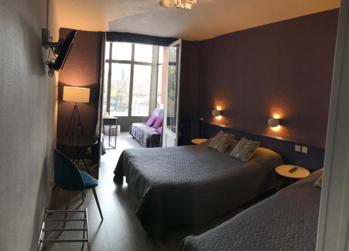 Standard Triple room