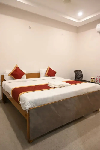 Uday Paramount Inn