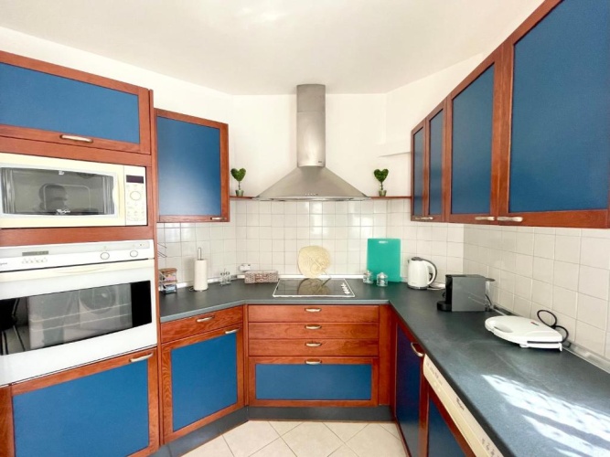 3 Bedrooms Apartment