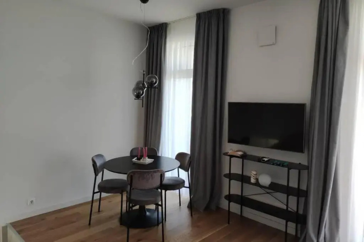 Laumių monai