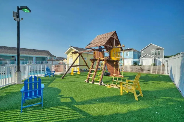 Shared Resort-style Pool, Playground, Patio W/ Bar Tidal Times By Avantstay - Port Aransas, TX