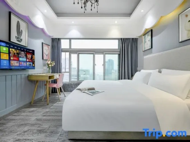 Standard Double room with city view