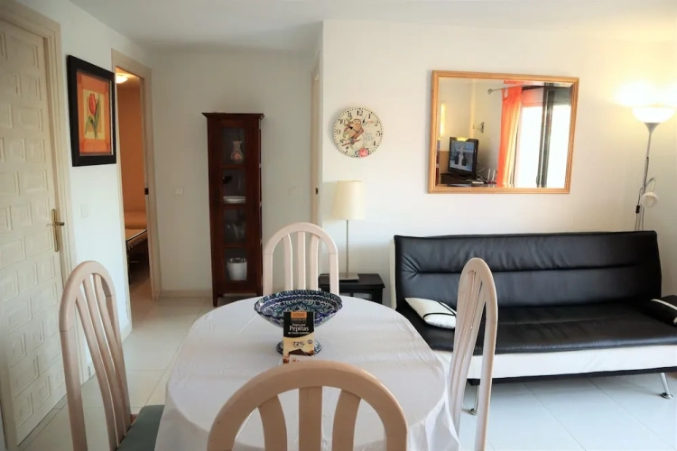 2 Bedrooms Apartment with balcony
