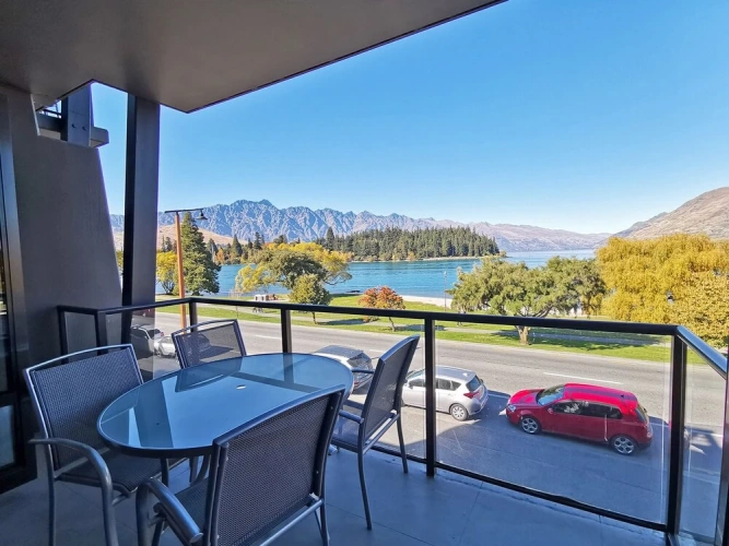 2 Bedrooms Deluxe Apartment
