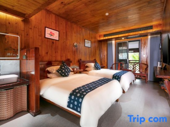 Standard Twin room with view