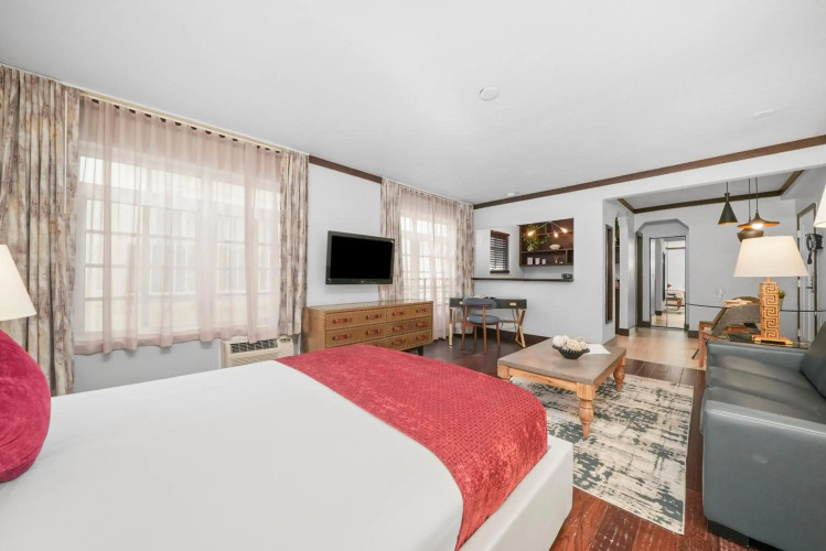Lincoln Arms Suites