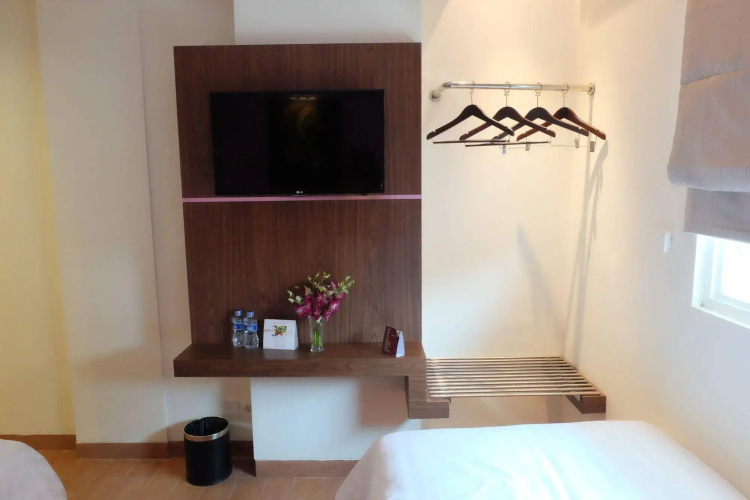 World Hotel
