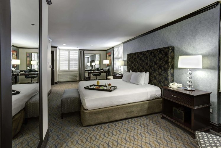 Hilton Orrington / Evanston