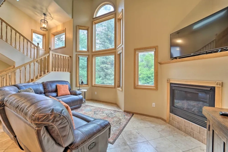 3 Bedrooms Apartment