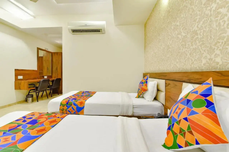 Fabhotel Hill Park