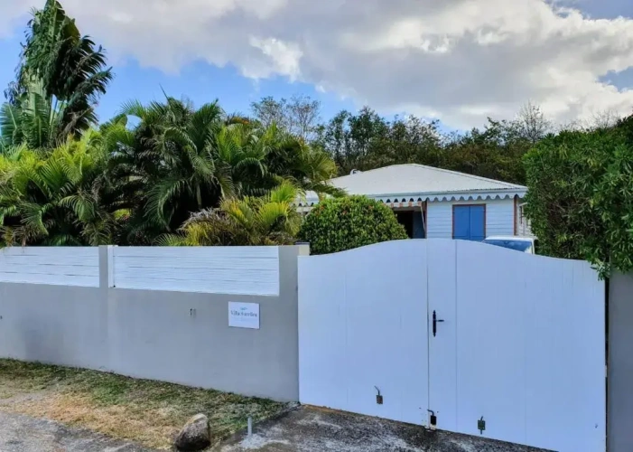 3 Bedrooms Villa