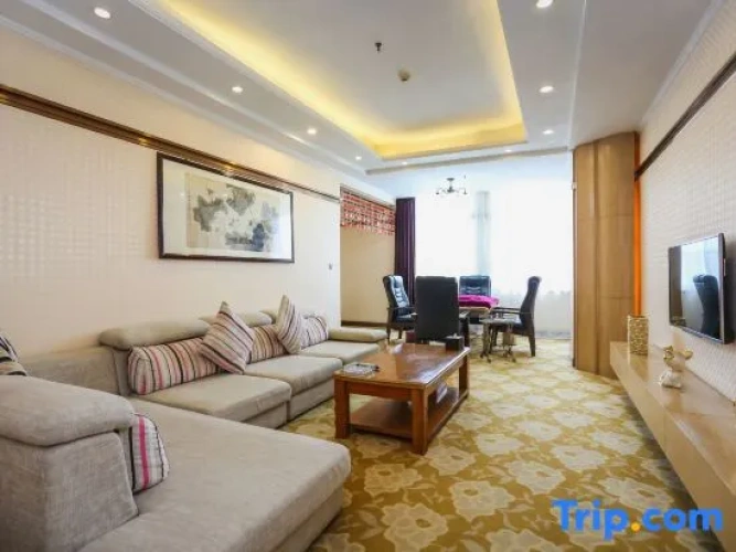 Deluxe Suite