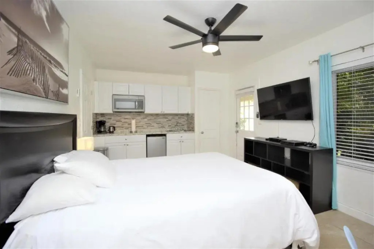 Tropical Getaway Studio-628B