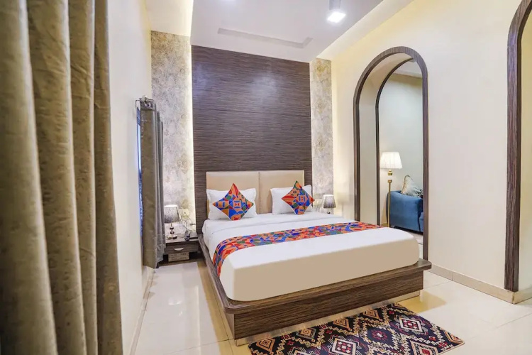 Fabhotel Rivlet Premium
