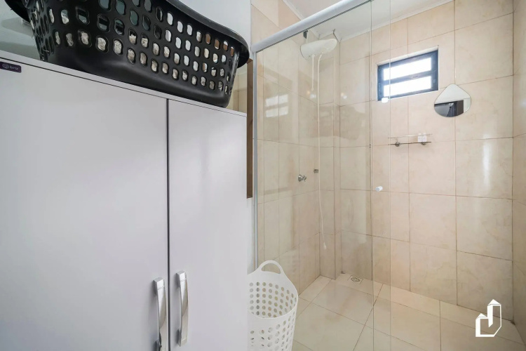 Casa 03 Dormitórios Climatizados Com Berço Incluso