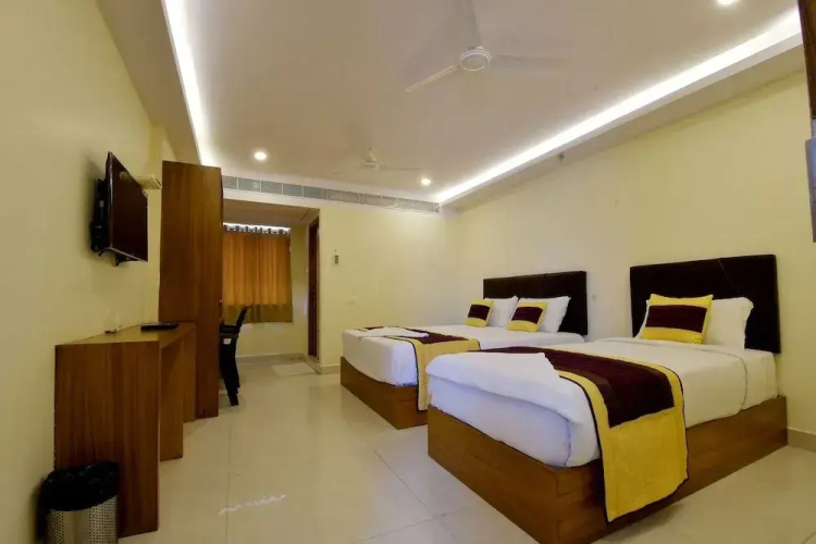 sri maharaja inn