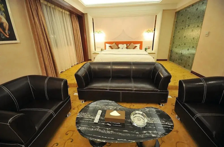 Longzhu Hotel