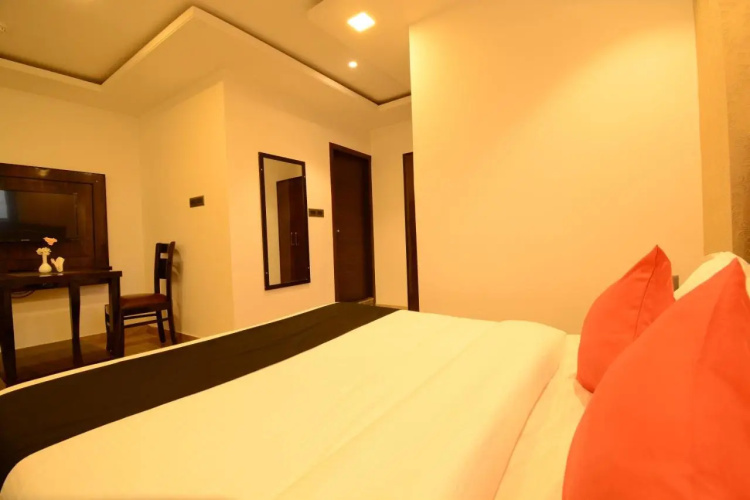 Hotel Grand Lotus Inn