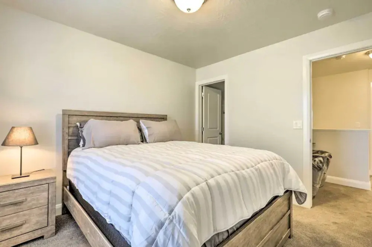 St George Area Townhome w/ Patio + Pool Access