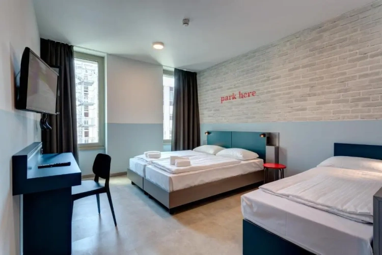 Standard Triple room