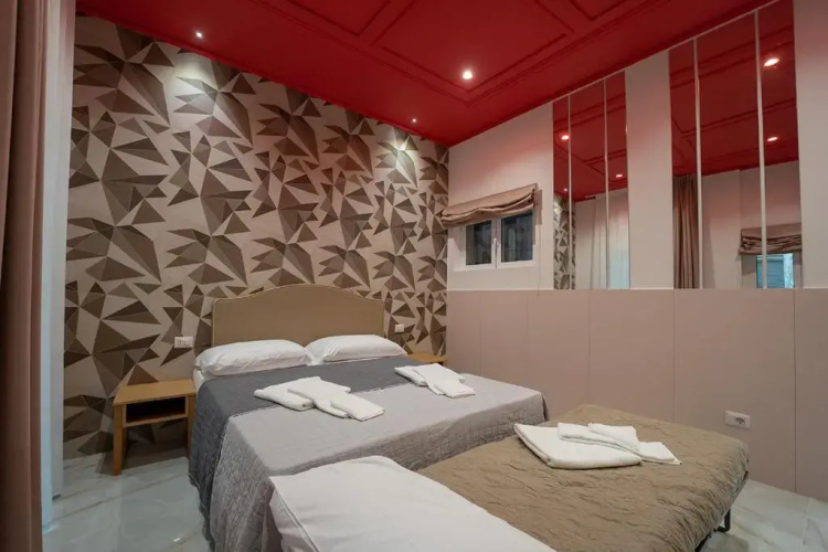 H.r. Boutique Porto Napoli Centro By Clapa Group Dislocated Hospitality - Naples