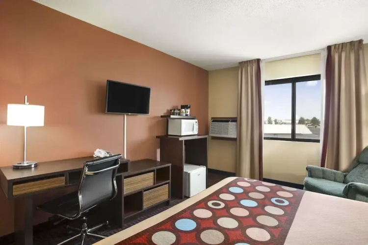 Super 8 Carbondale