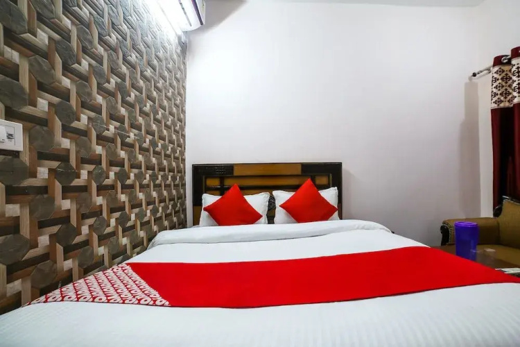 OYO 37914 Hotel Kalindi