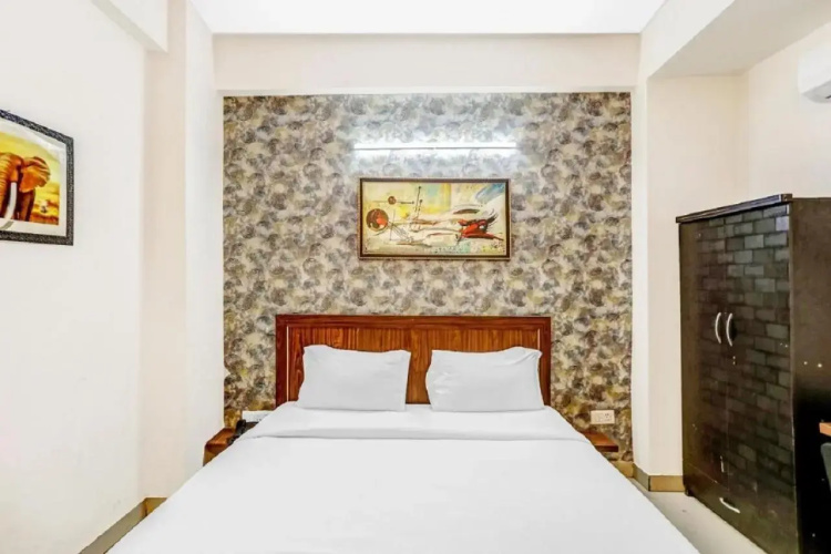 Hotel Noida Continental