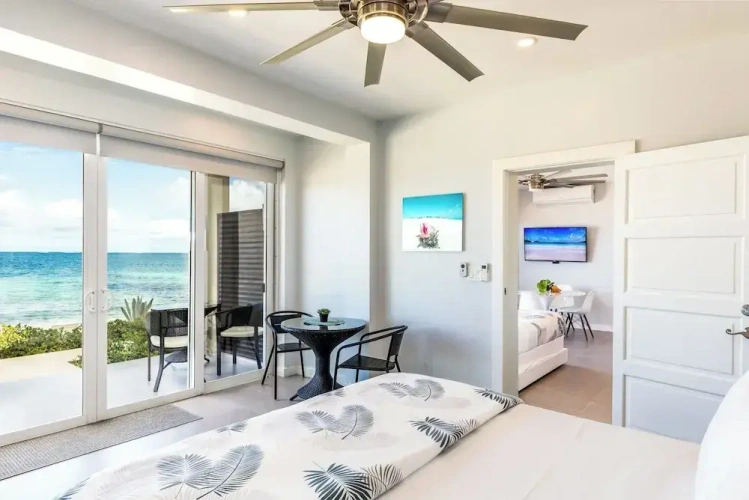 3 Bedrooms Villa with balcony and beachfront