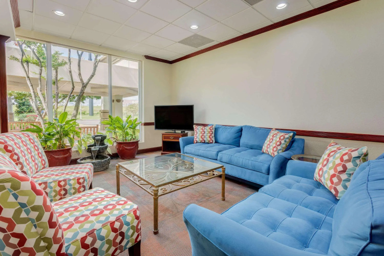 Days Inn by Wyndham Montgomery Near AUM